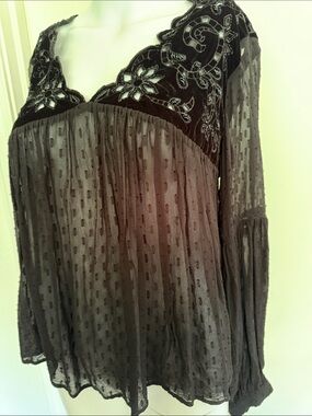 Zara Basic Black Velvet Cutout Floral Long-Sleeve Top size M